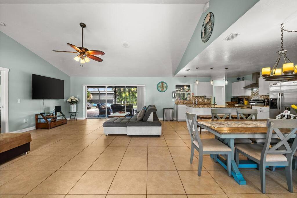 Sunny Oasis Getaway -heated Pool-mini Golf-near *