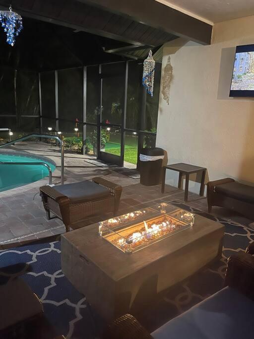 Sunny Oasis Getaway -heated Pool-mini Golf-near Holiday home *