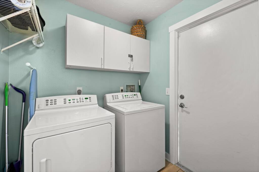 Sunny Oasis Getaway -heated Pool-mini Golf-near