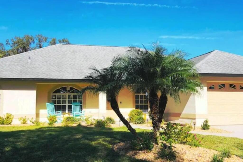Sunny Oasis Getaway -heated Pool-mini Golf-near Holiday home *
