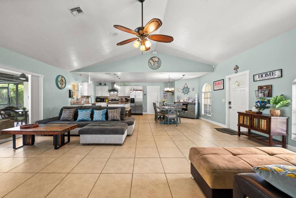 Sunny Oasis Getaway -heated Pool-mini Golf-near Nokomis