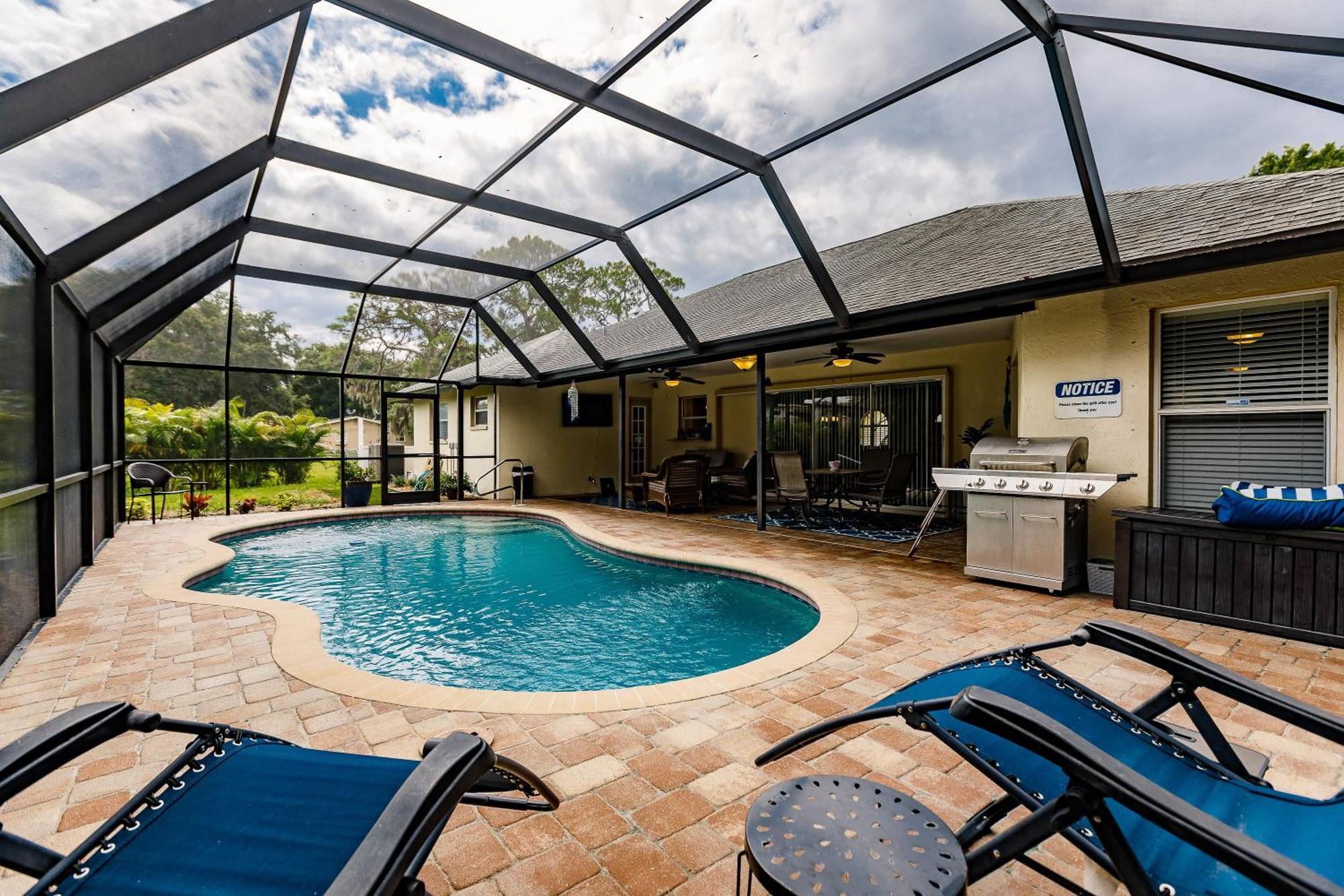Sunny Oasis Getaway -heated Pool-mini Golf-near * Nokomis