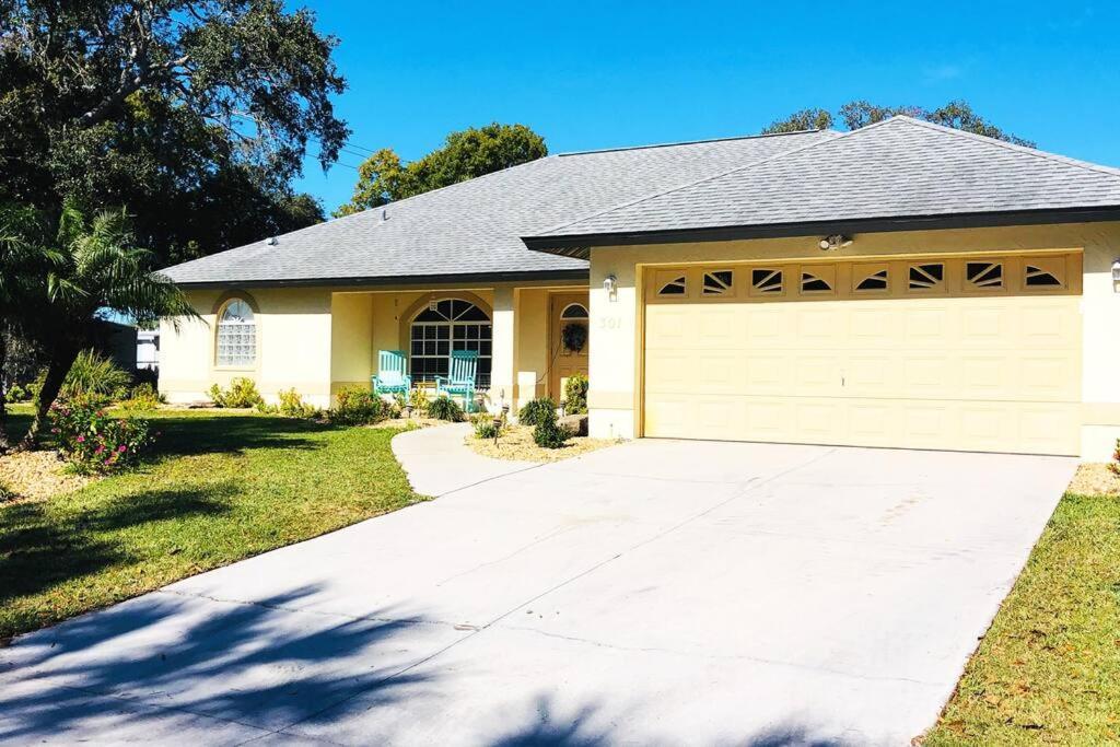 Sunny Oasis Getaway -heated Pool-mini Golf-near Holiday home Nokomis