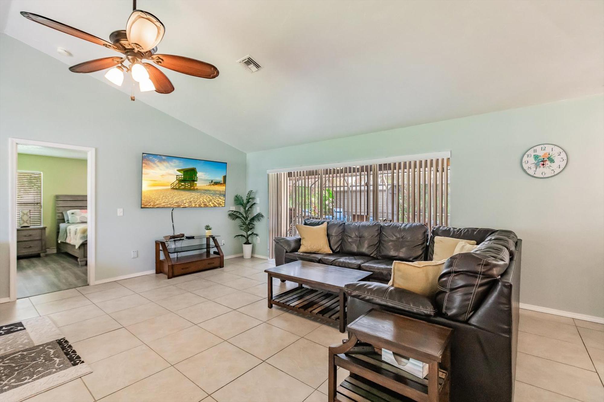 Sunny Oasis Getaway -heated Pool-mini Golf-near Nokomis