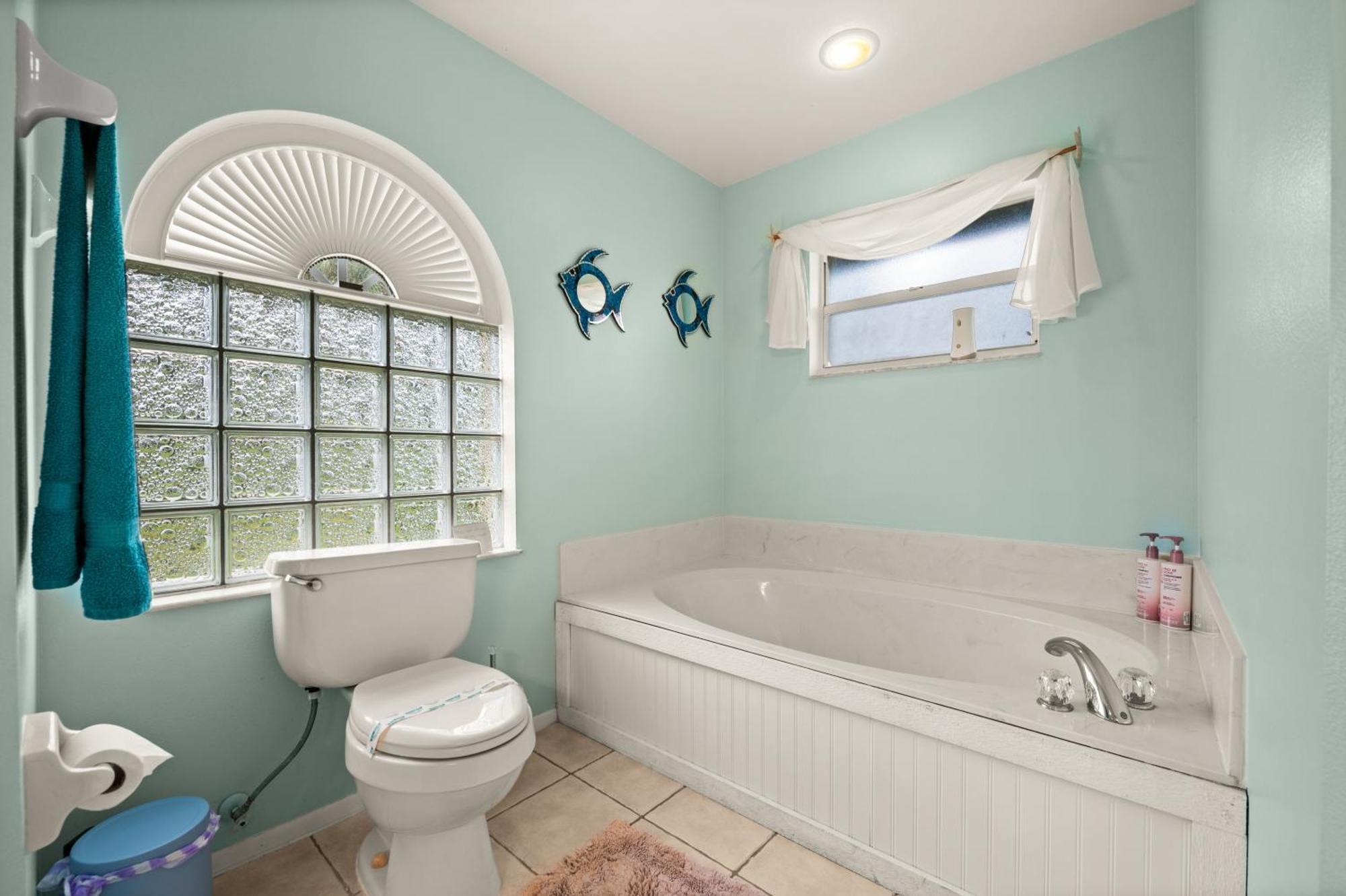 Sunny Oasis Getaway -heated Pool-mini Golf-near Nokomis